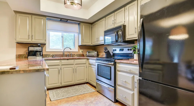 Коттедж 3 Mi to Downtown: Inviting Lancaster Home!