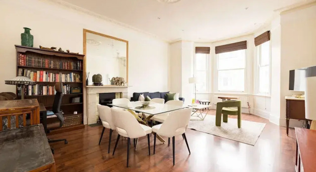 Light-filled 2-bedroom Chelsea Apartment, Varaa Huoneisto Asunnot kohteessa Merseyside, Huoneisto