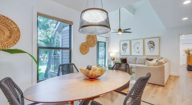 < 1 Mi to Seabrook Island Beach: Golf-view Villa!