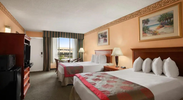 Четырёхместный номер Standard The Harrison Hotel Downtown Hollywood FL, an Ascend Collection Hotel