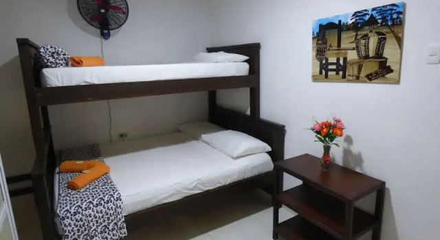 Трёхместный семейный номер Standard c 1 комнатой Hostal Alto de la Montaña