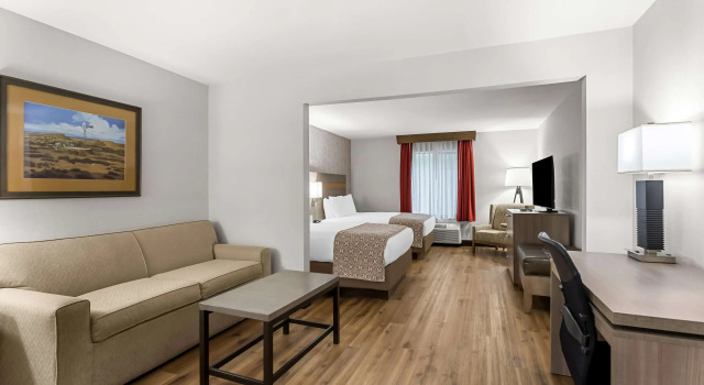 Четырёхместный люкс Best Western Moriarty Heritage Inn