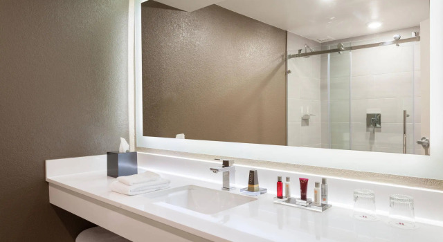 Двухместный номер Marriott Savannah Riverfront