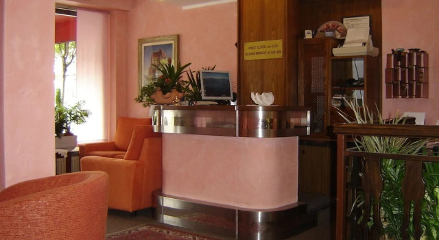 Hotel Meublé Moderno