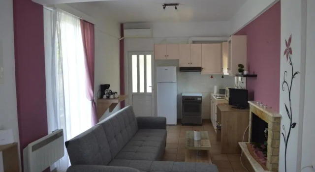 Serenity House Aigio Dimitropoulos, Prenota Hotel Aigio Acaia