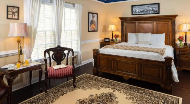 Двухместный номер Deluxe A Williamsburg White House Inn