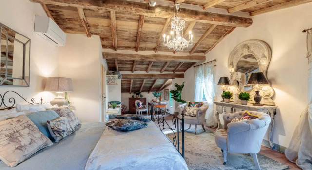 Villa Gufo in Lucca With 5 Bedrooms and 4 Bathrooms