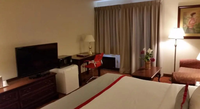Двухместный полулюкс Ramada Plaza by Wyndham Garden Grove/Anaheim South