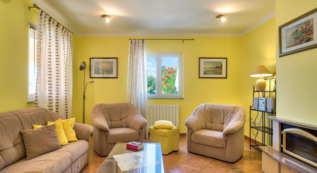 Villa INES in Labin with 3 bedrooms and 3 bathrooms, Забронировать Вилла Коттеджи Рипенда Вербанси, Коттедж