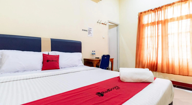 OYO 3767 Permata House, Book Hotel Kelapa Gading Jakarta