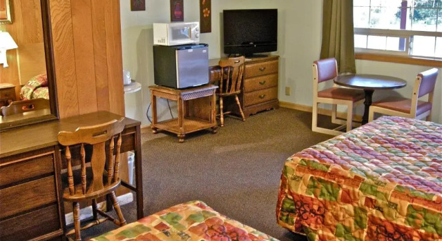 Четырёхместный номер Standard Wild Chinook Inn