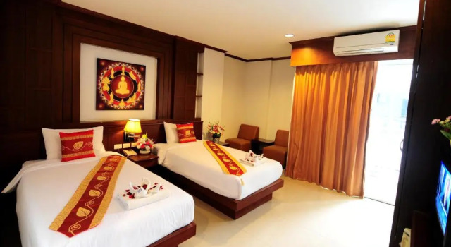 Трёхместный номер Superior Arisa Hotel Patong Beach