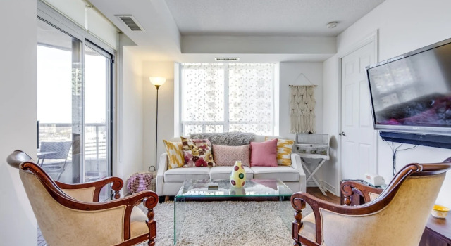 Newly Decorated 2BR Executive Suite - Great View, Varaa Hotelli Mississauga 