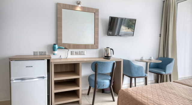 Номер Deluxe с видом на бассейн Bellini Hotel