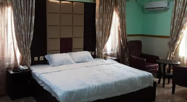 Royal City Dubai Hotel & Suites, Prenota Hotel Onitsha 
