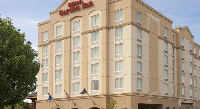Четырёхместный номер Deluxe Hilton Garden Inn West Lafayette Wabash Landing