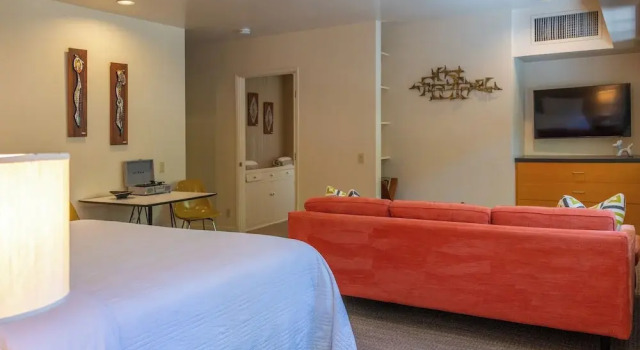 Люкс Luxury The Hideaway - 21 and Over - A Town & Desert Boutique Hotel