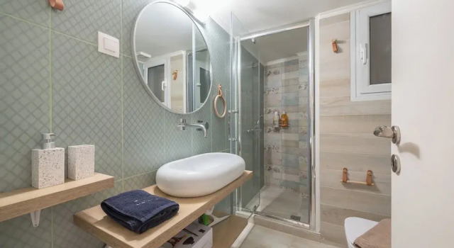 Апартаменты Comfort Quiet Embassy Suite by Cloudkeys