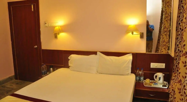 The Amrapalli Resort