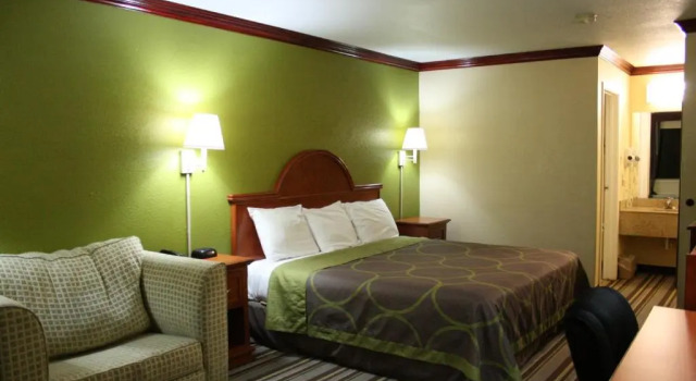Номер Standard Super 8 by Wyndham San Marcos
