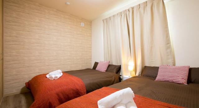 Tsuru House