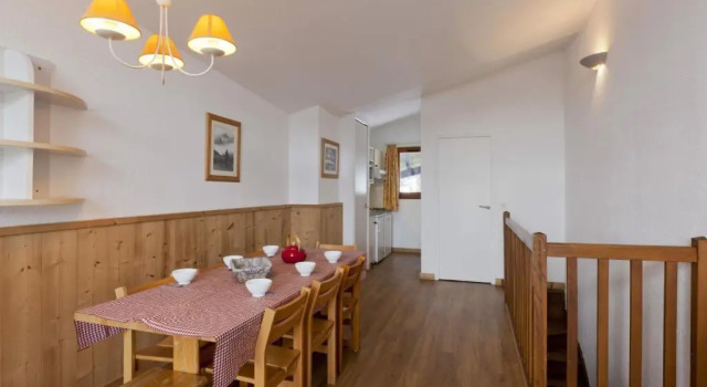 Appartement La Tania, 4 pièces, 9 personnes - FR-1-513-8