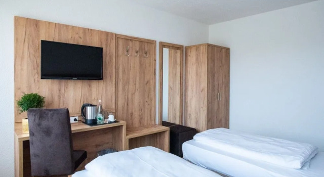 Hotel Leo, Rezervasyon Otel Eggenstein-Leopoldshafen Baden-Württemberg