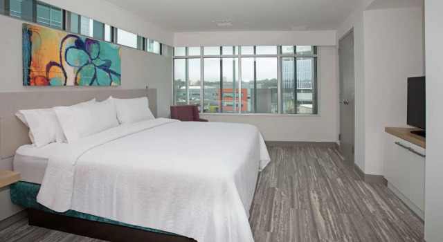Двухместный люкс c 1 комнатой Hilton Garden Inn Omaha Aksarben Village