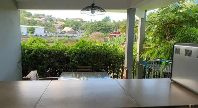 Spacieux Appartement T1 bis Mamoudzou hyper centre, Book Apartment Hotels in Mamoudzou with Parking, Parking