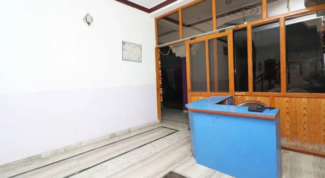 Hotel Jahnavi by OYO Rooms, Rezervovat Hotel Uttarkāshi Uttarakhand