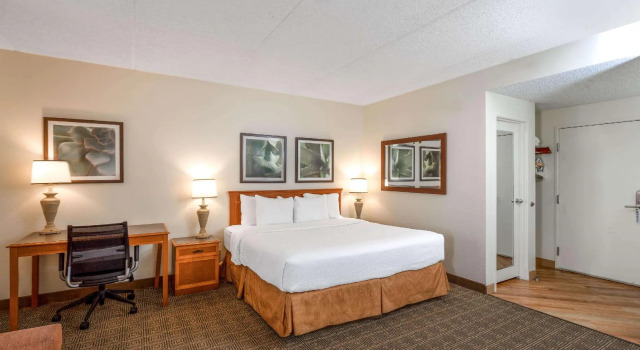 Двухместный номер Deluxe La Quinta Inn & Suites by Wyndham Jacksonville Mandarin