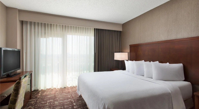 Embassy Suites by Hilton Dallas Frisco Hotel & Convention Center, Забронировать Отель Площадь Фриско Dallas - Fort Worth Metropolitan Area, рядом с Гейлорд Паркуэй 6801