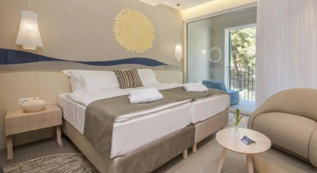 Двухместный номер Superior с балконом Bluesun Hotel Jadran