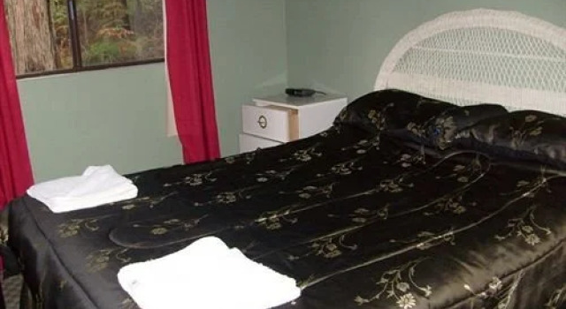 Loose Goose Chalets, Book Chalet Hotels in Nannup with Parking, Parking
