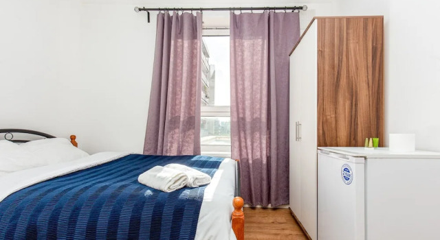Broxbourne House - Deluxe Guest Room 2