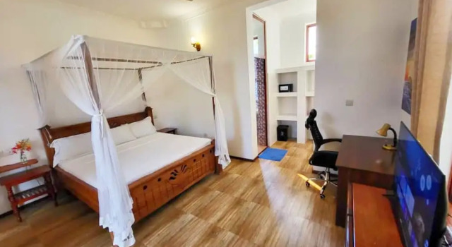 Двухместный номер Deluxe с балконом Mimi na Wewe Bungalows Hotel
