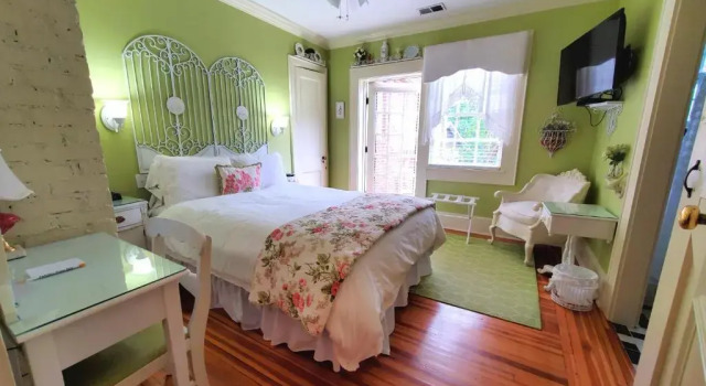 Pettigru Place Bed & Breakfast, Varaa Hotelli Downtown Greenville Greeneville