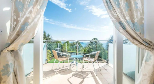 Cottage Roxedge