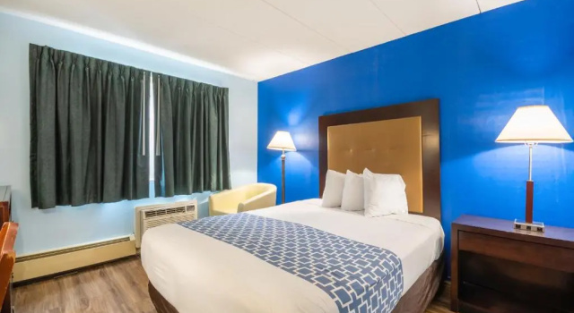 Семейный люкс Econo Lodge Inn & Suites Windsor Locks Bradley Airport