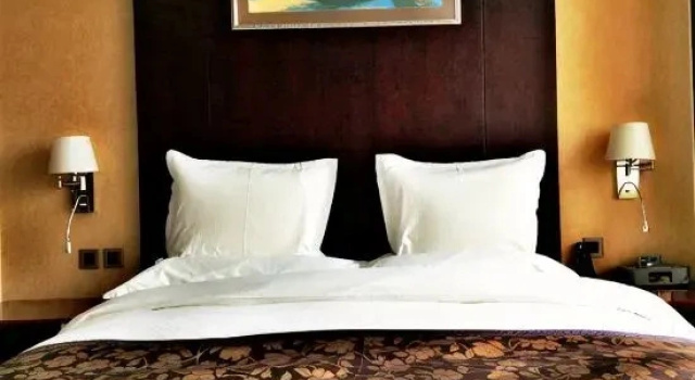 Номер Deluxe East River International Hotel