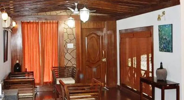 Casa Tropicana - Villa Caroline, Boek Villa Hotels in Noord-Goa met parkeren, Parkeren