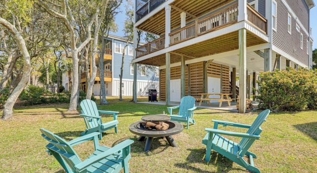 Spacious Coastal Gem on Oak Island 100 Yds to Sand