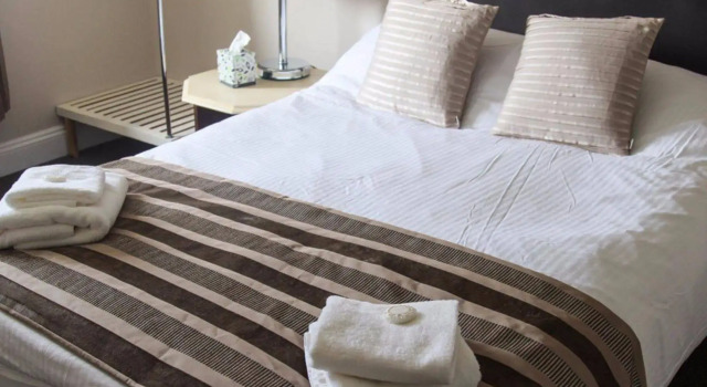 The Waggon & Horses, Book Hotel Halstead Essex