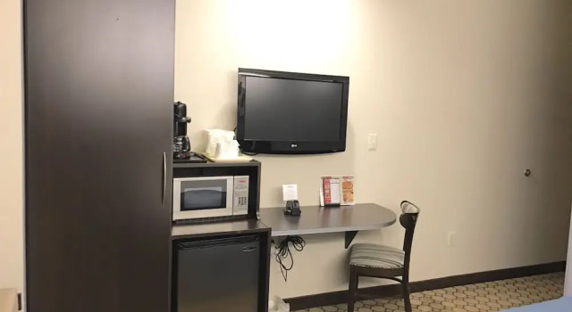 Двухместный люкс Deluxe Microtel Inn and Suites Elkhart
