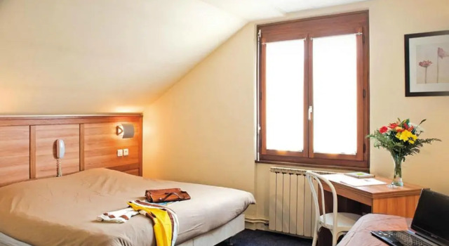 Трёхместный номер Standard Logis Hôtel Restaurant Bellevue Annecy