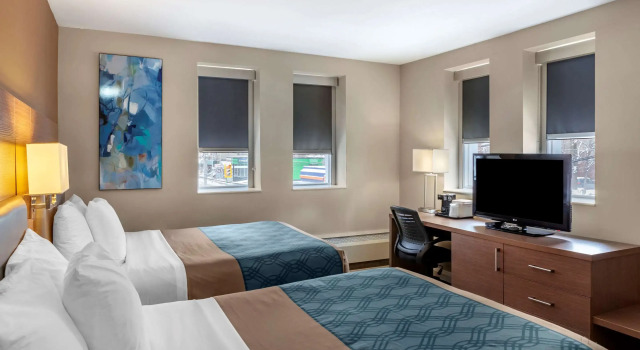 Четырёхместный номер Standard EconoLodge Downtown Toronto
