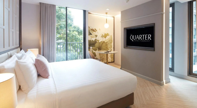 The Quarter Ploenchit by UHG