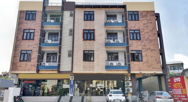 OYO Townhouse 575 Hotel Rushank Inn