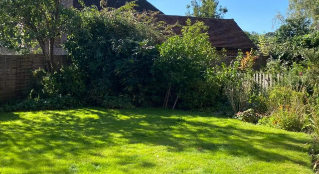 Апартаменты Stunning Apartment Opposite Cowdray Ruins in Heart of Midhurst