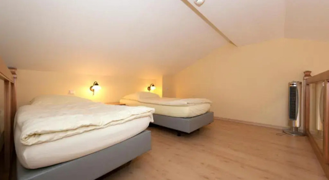 Четырёхместный номер Standard с балконом Hotel Belle Vue